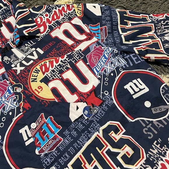 Men's FOCO Royal New York Giants Thematic Button-Up Shirt - Picture 6 of 10
